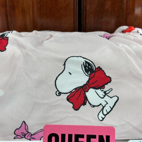 Peanuts Snoopy Bows Queen Sheet Set Pink Berkshire Holiday Christmas Bedding NEW - Picture 8 of 12